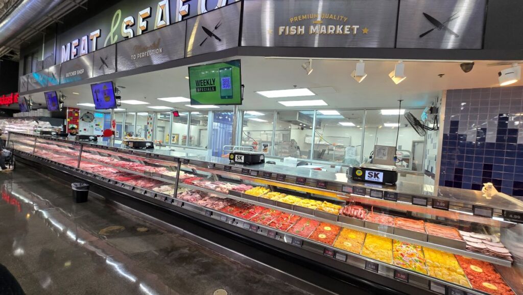fresh produce in Victory Blvd